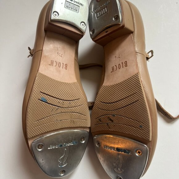Bloch Ladies Tap- On Tan Leather MaryJane Tap soes size 71/2 - Picture 9 of 12